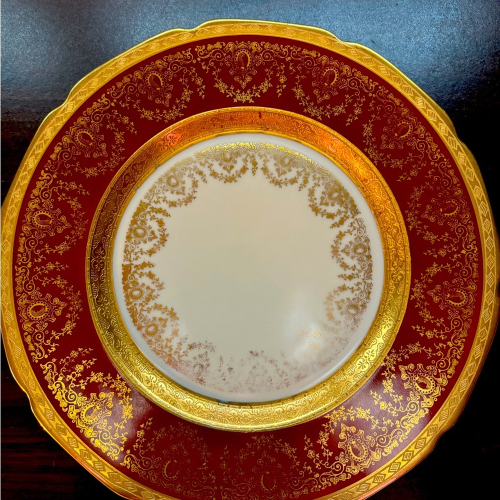 24 karat gold Heinrich and Company Bavaria Selb Porcelain 12 dinner plates